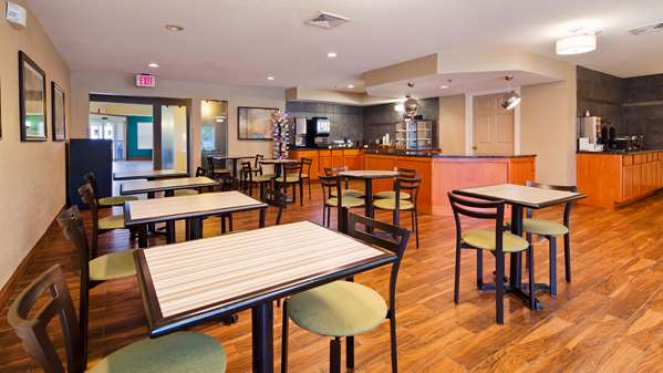 Restaurant - Best Western Plus Hotel Menomonie