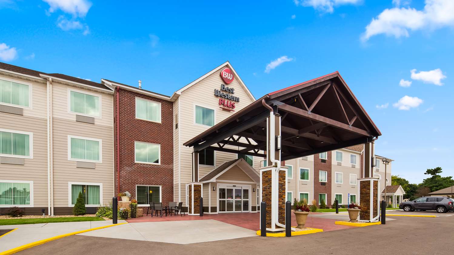 Best Western Plus Hotel Menomonie, WI See Discounts