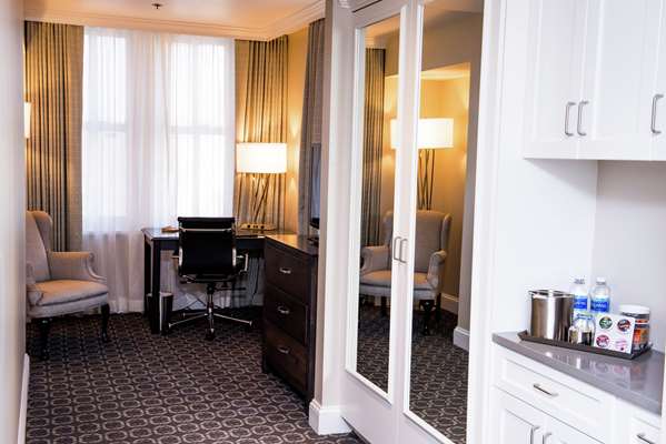  - Redmont Hotel Birmingham - I-20 & I-59, Exits 124D & 126A