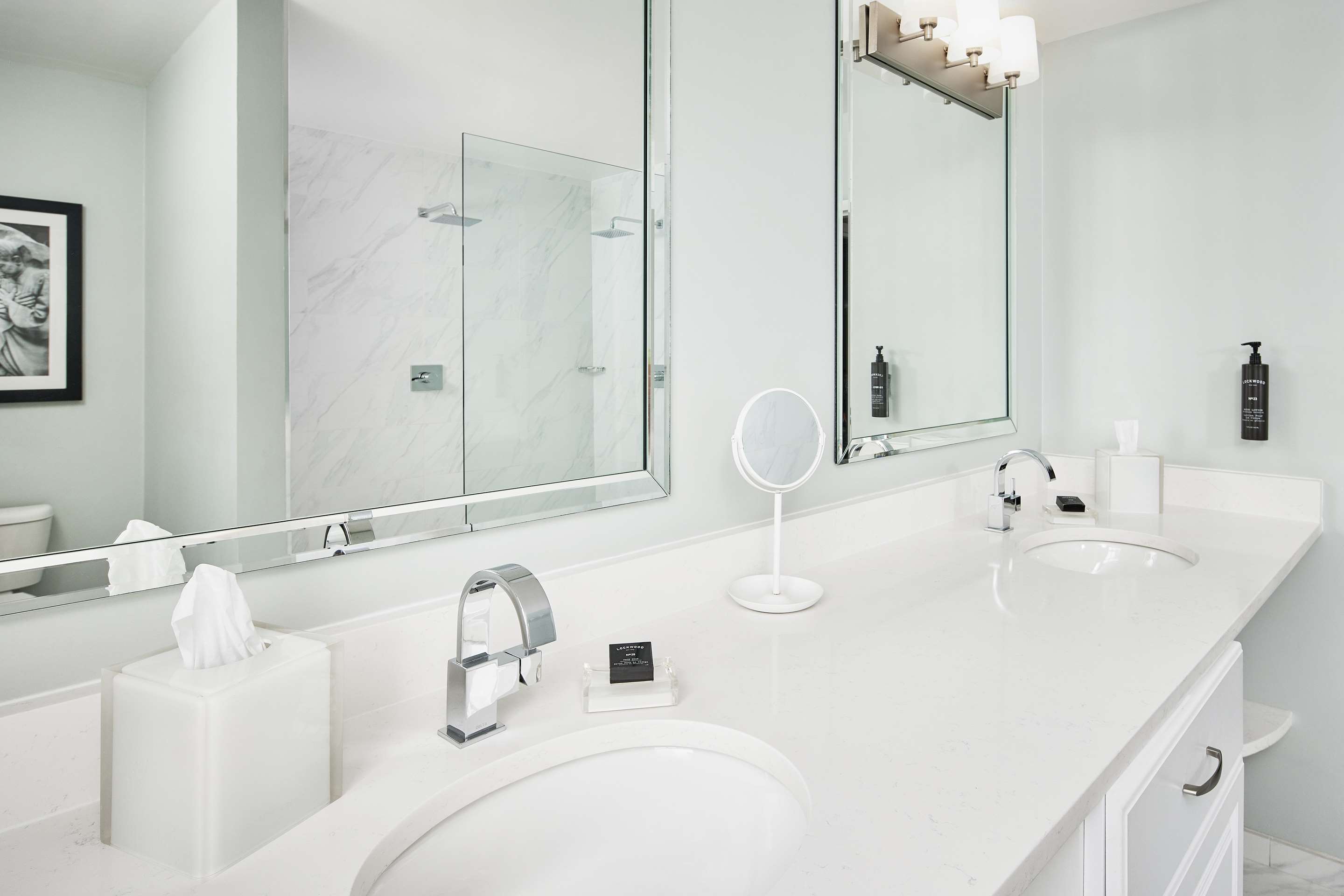 Guest room bath