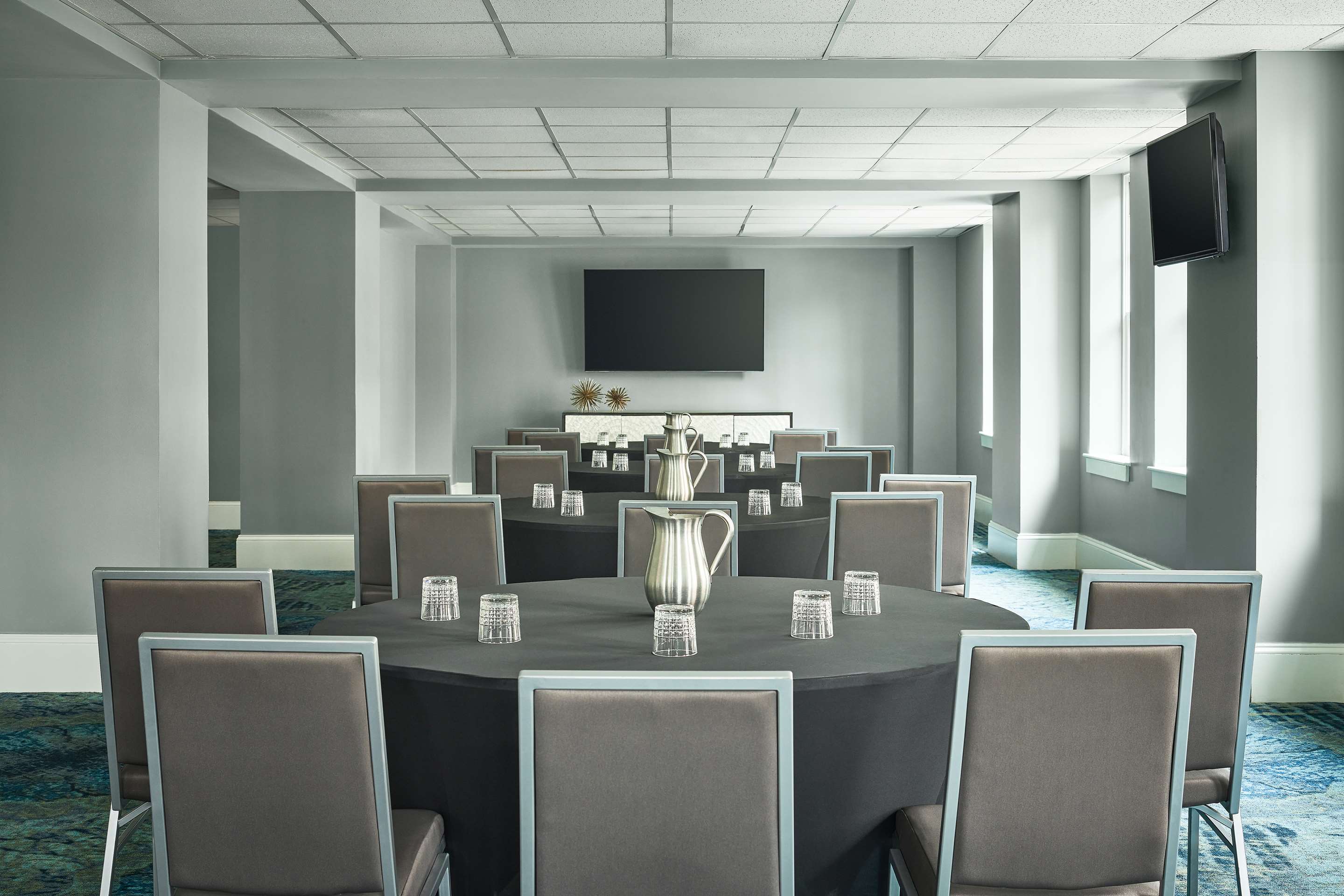 Meeting Room | Redmont Hotel Birmingham, Curio Collection by Hilton