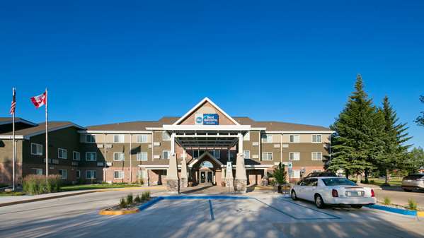 Exterior view - Best Western Harvest Inn & Suites Grand Forks