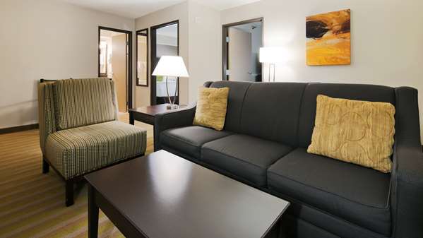 Suite - Best Western Harvest Inn & Suites Grand Forks