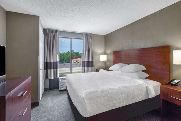 Suite - Days Inn Blairsville