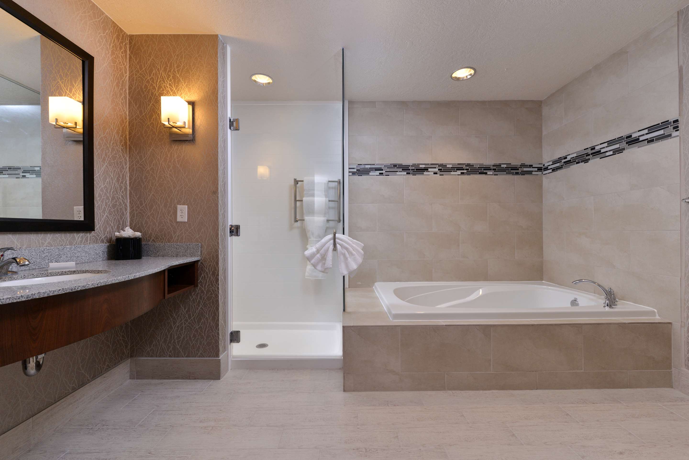 Guest room bath