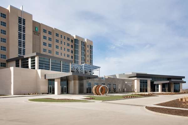 Exterior view - Embassy Suites Olathe