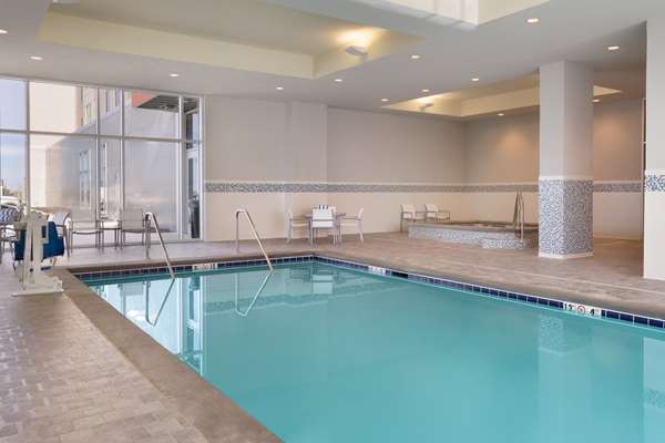 Pool - Embassy Suites Olathe