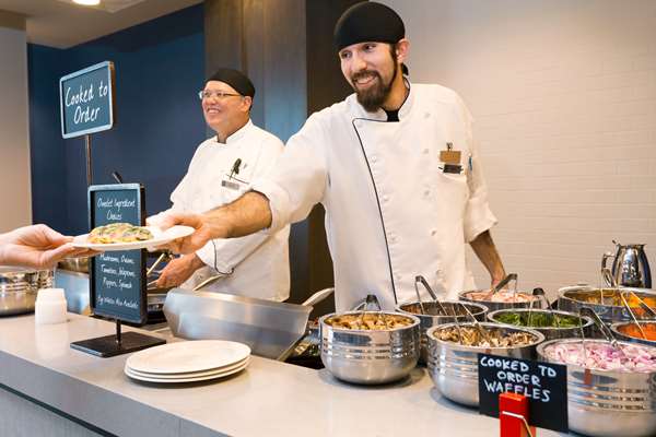 Amenities - Embassy Suites Olathe