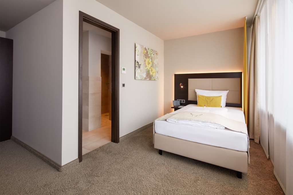 TOP CCL PLATZHIRSCH FULDA-guestroom-Guest Room,On-Site.jpg