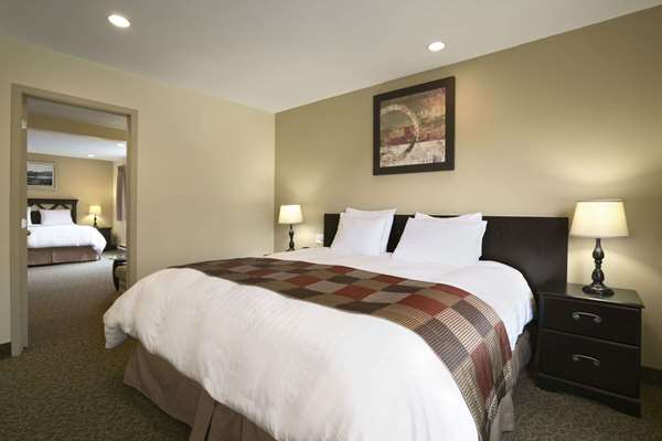 Suite - Days Inn Montreal Saint Leonard