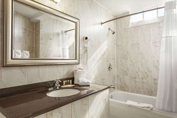  - Days Inn Montreal Saint Leonard