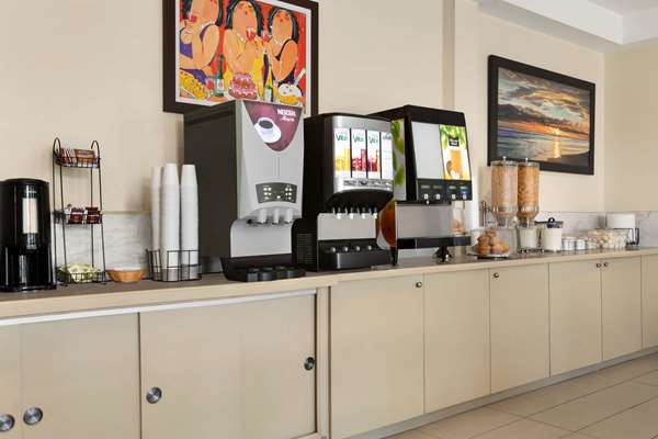  - Days Inn Montreal Saint Leonard