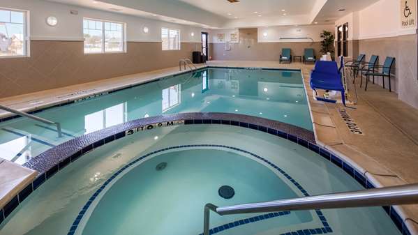 Pool - Best Western Plus Denver City Hotel & Suites