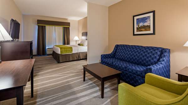 Suite - Best Western Plus Denver City Hotel & Suites