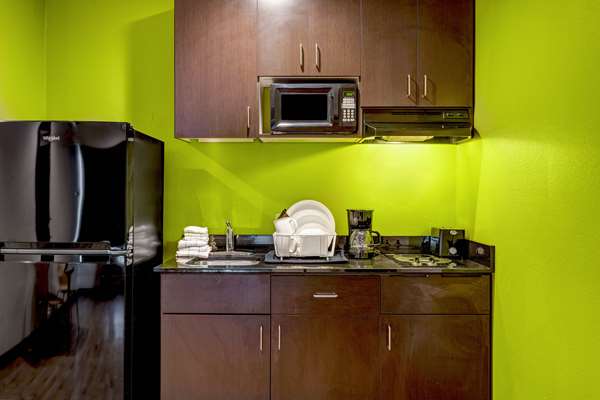 Suite - Studio 6 Suites Portland - I-405, Exit 23B