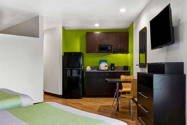  - Studio 6 Suites Portland - I-405, Exit 23B