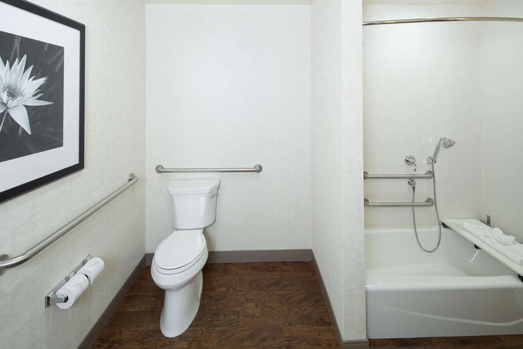 Hilton Garden Inn Longview Room Type - 2QN MOB HEARING ACC W TUB