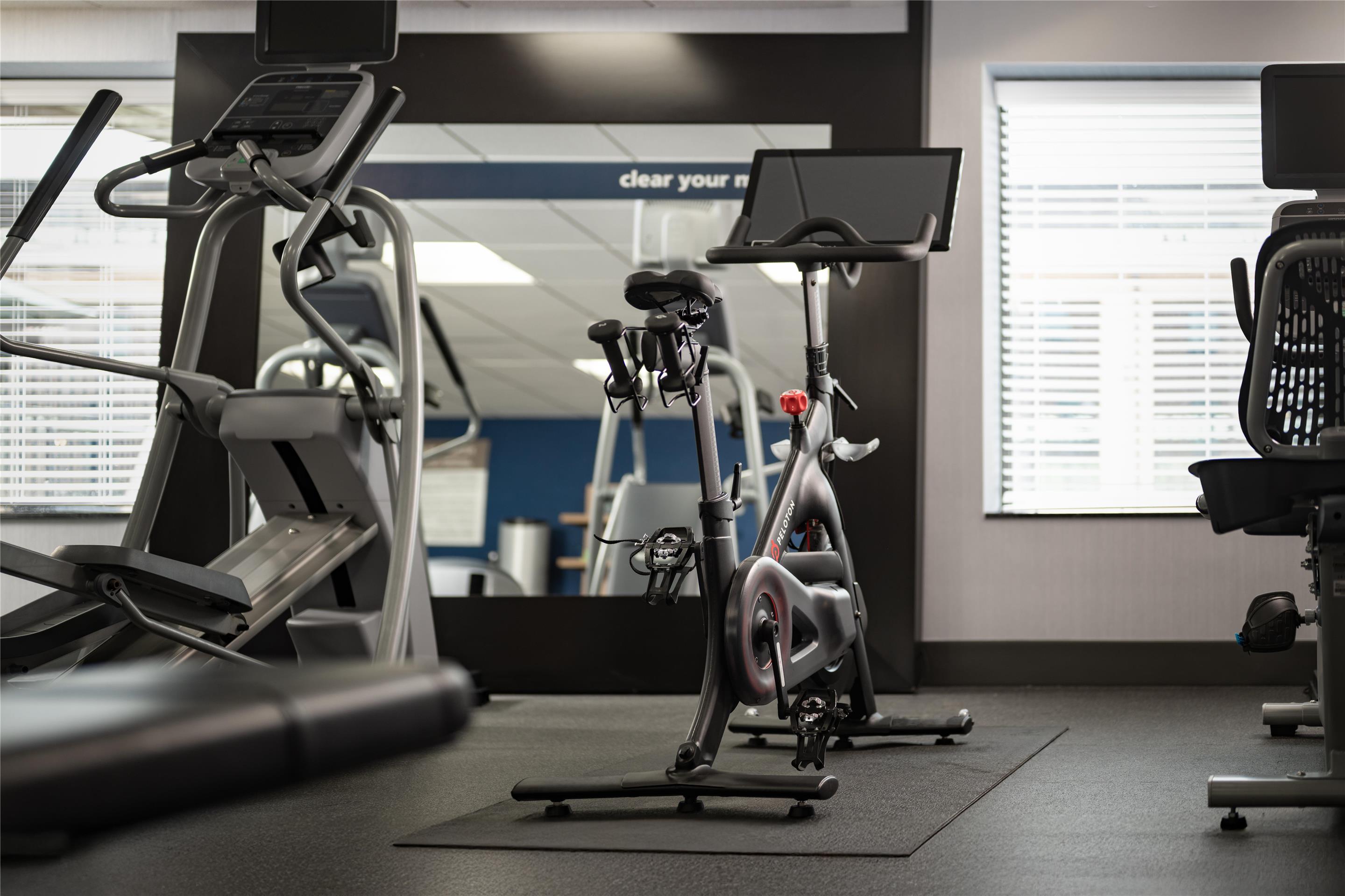 Health club fitness center gym | Hampton Inn & Suites La Crosse Downtown