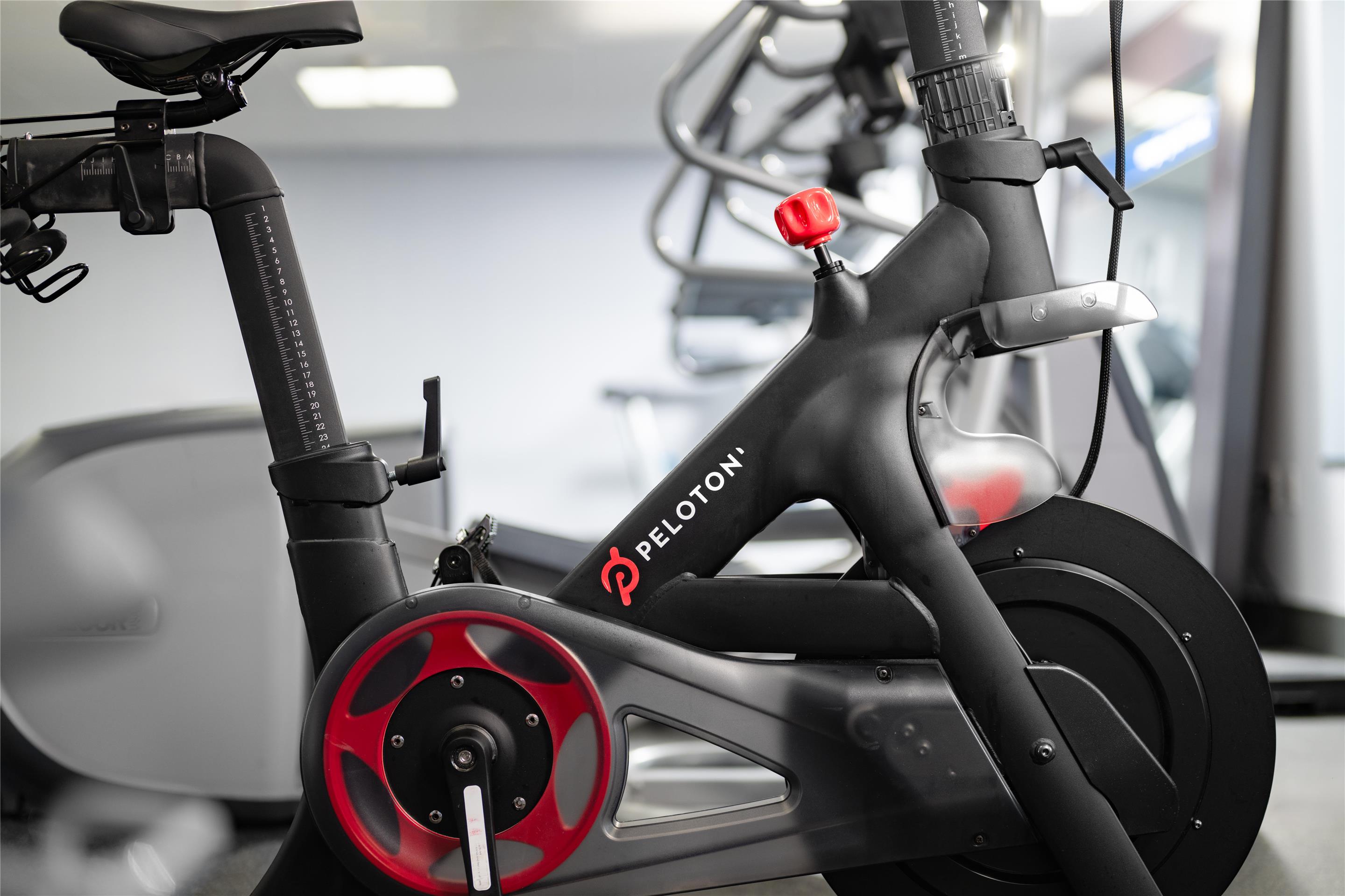 Health club fitness center gym | Hampton Inn & Suites La Crosse Downtown
