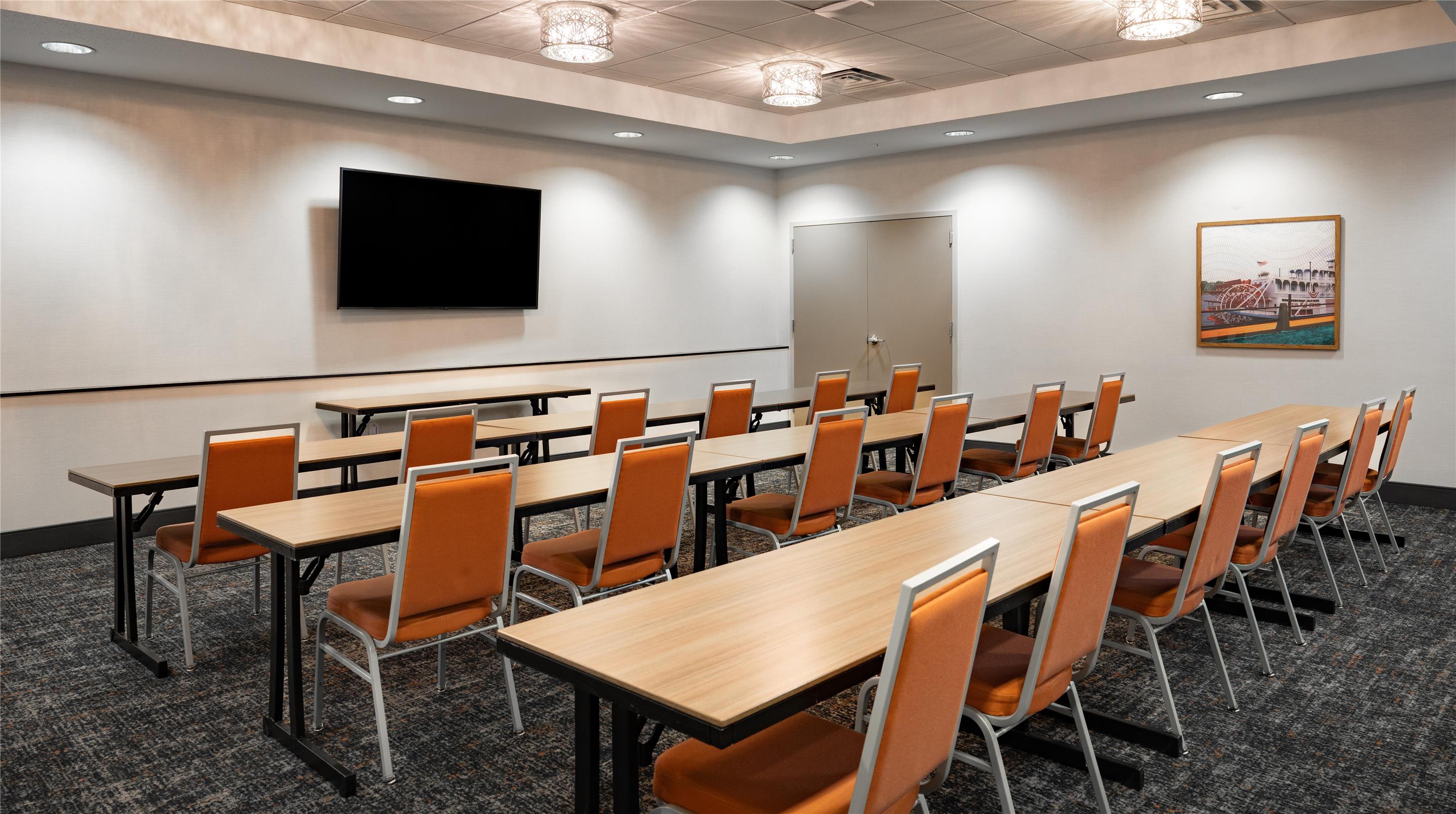 Meeting Room | Hampton Inn & Suites La Crosse Downtown
