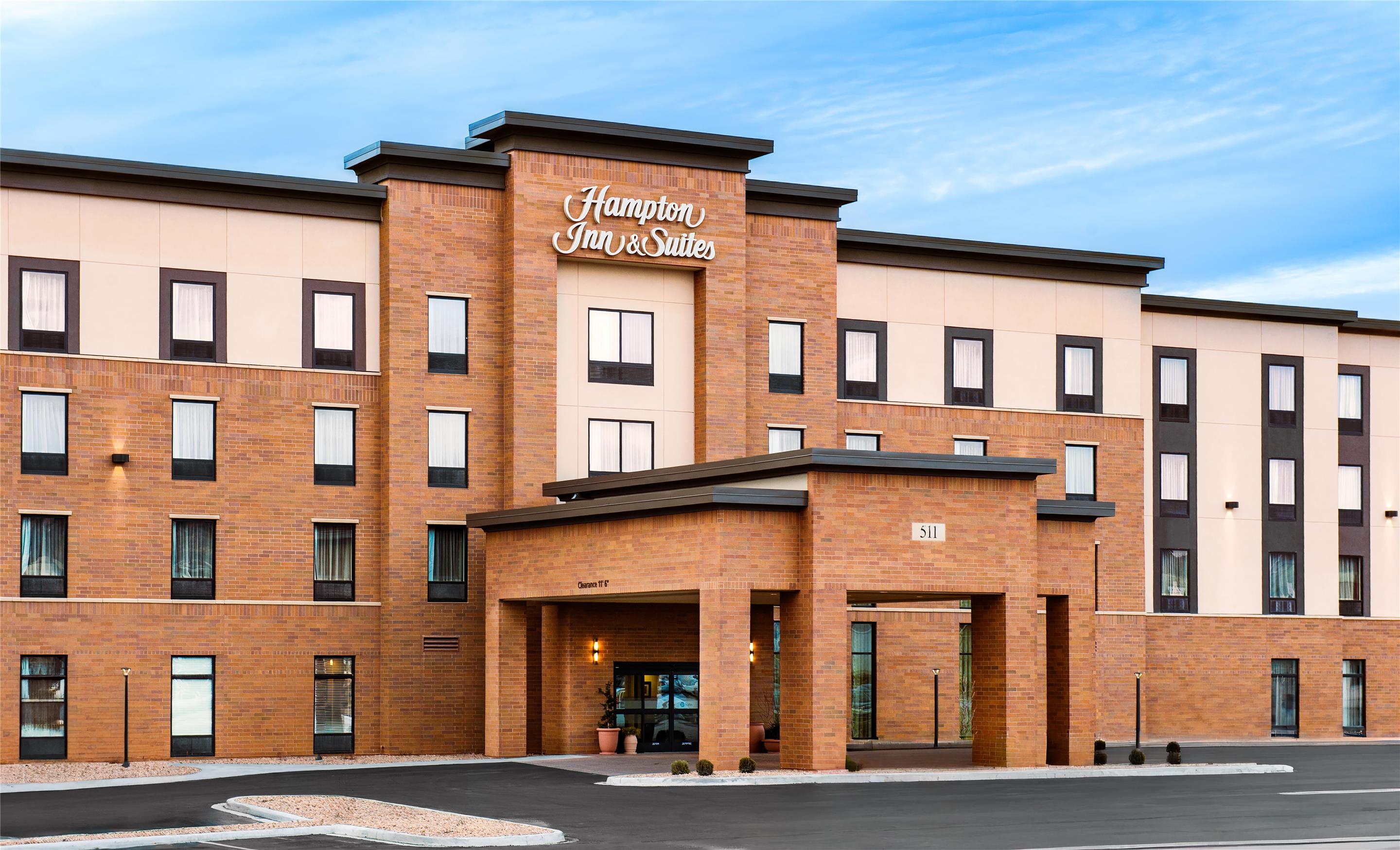 Exterior | Hampton Inn & Suites La Crosse Downtown