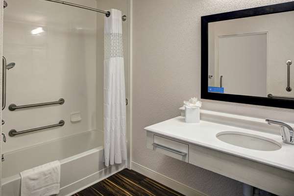  - Hampton Inn Downtown Richmond - I-95, Exit 74C