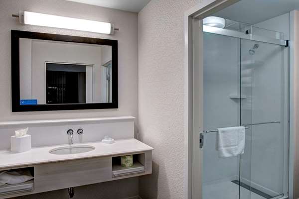  - Hampton Inn Downtown Richmond - I-95, Exit 74C