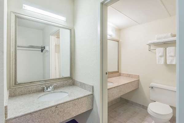  - Baymont Inn & Suites Kokomo