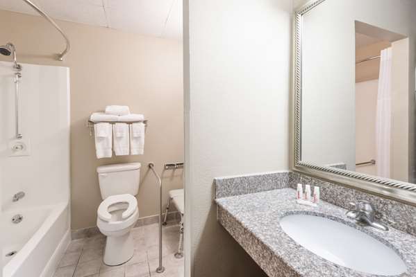  - Baymont Inn & Suites Kokomo