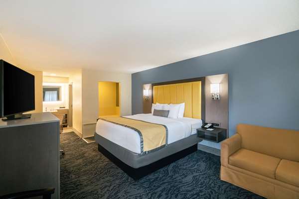 Suite - Baymont Inn & Suites Franklin - I-65, Exit 65