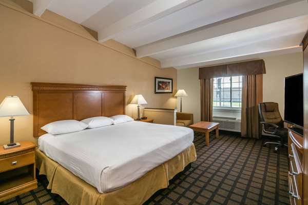  - Super 8 Beaumont - I-10, Exit 851