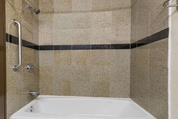  - Super 8 Beaumont - I-10, Exit 851