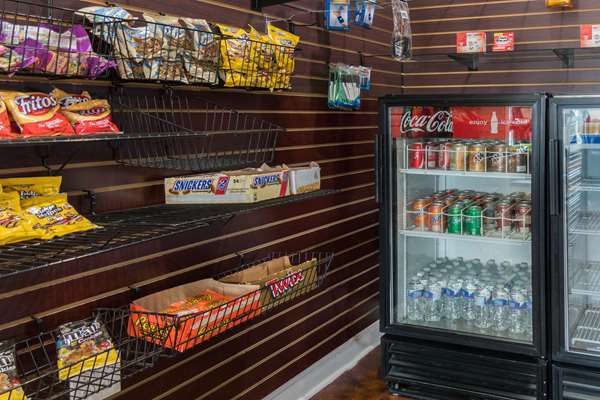  - Super 8 Beaumont - I-10, Exit 851