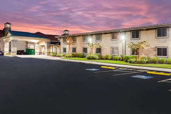 Exterior view - Super 8 Beaumont - I-10, Exit 851