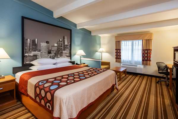  - Super 8 Beaumont - I-10, Exit 851