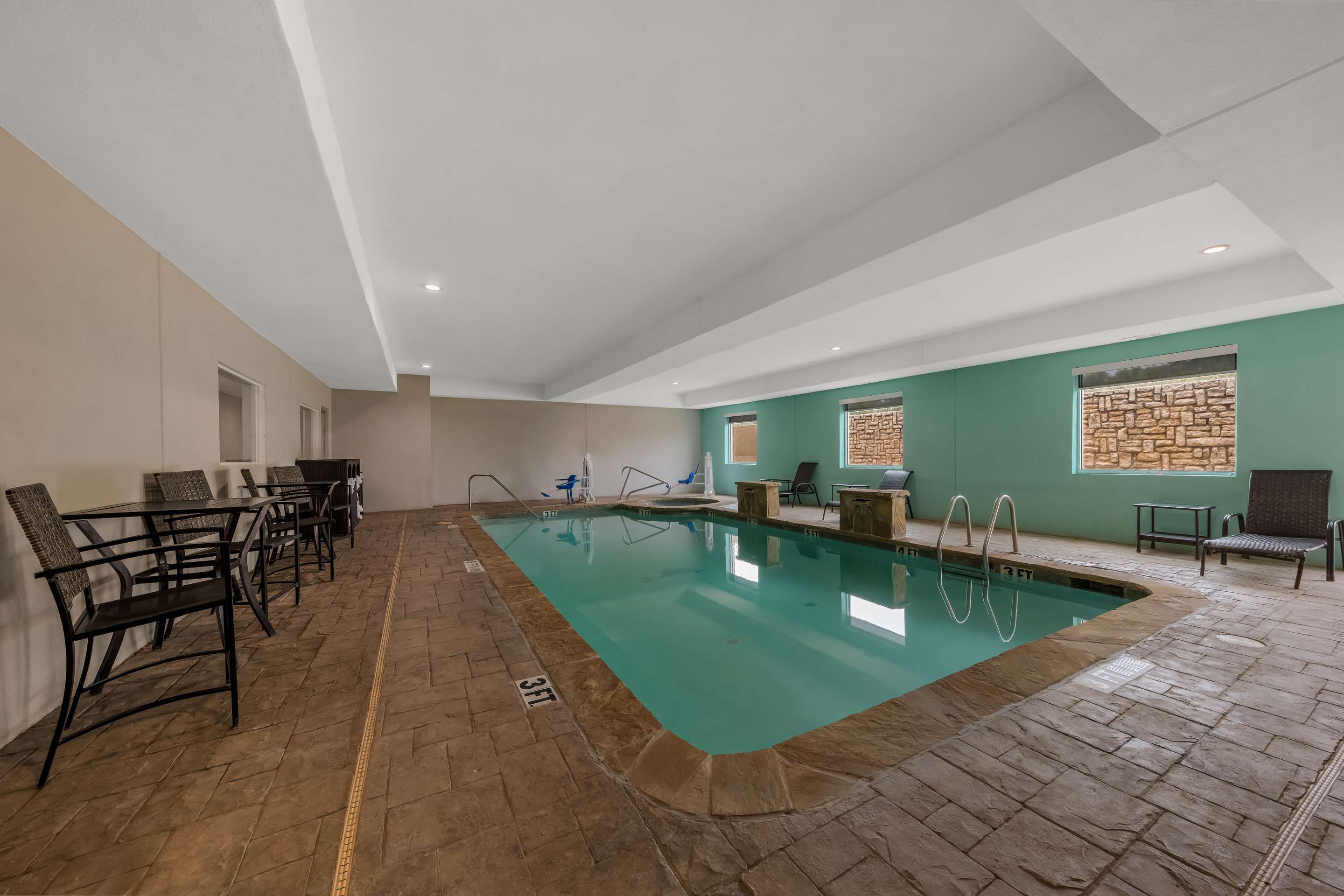 Indoor Pool | Best Western Bowie Inn & Suites