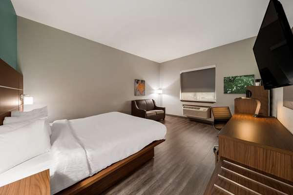  - Best Western Bowie Inn & Suites