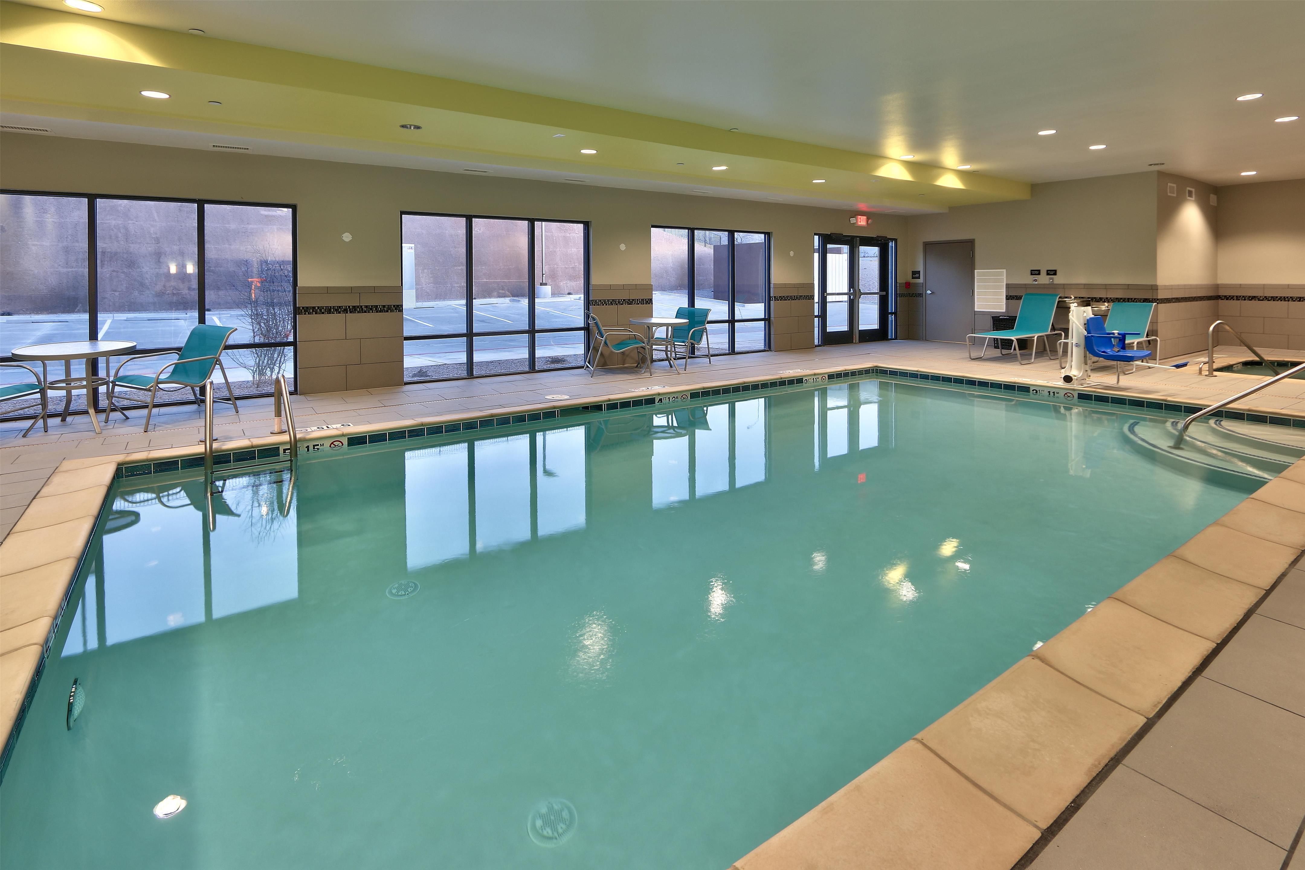 Pool | Hampton Inn & Suites Albuquerque Airport