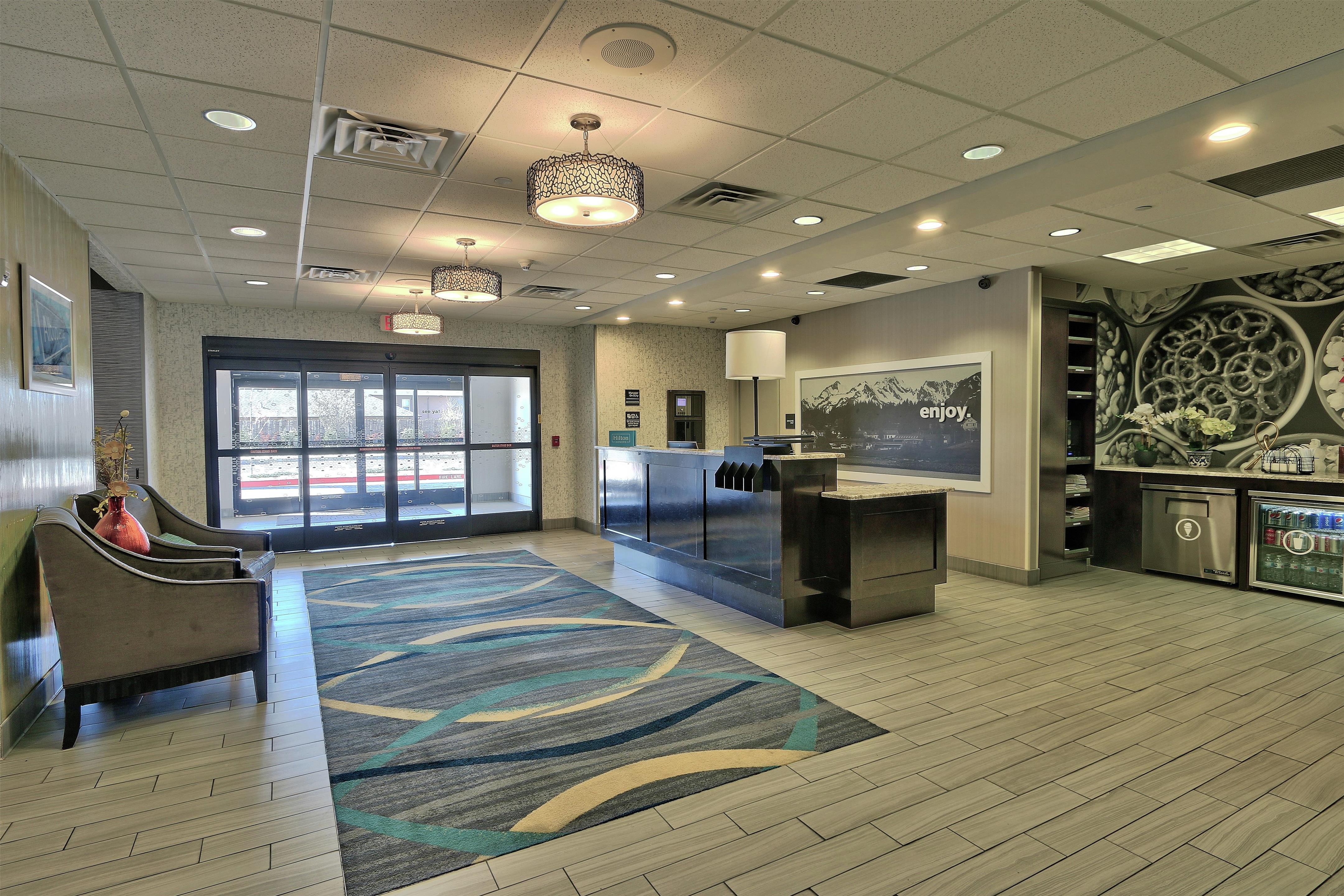 Reception | Hampton Inn & Suites Albuquerque Airport