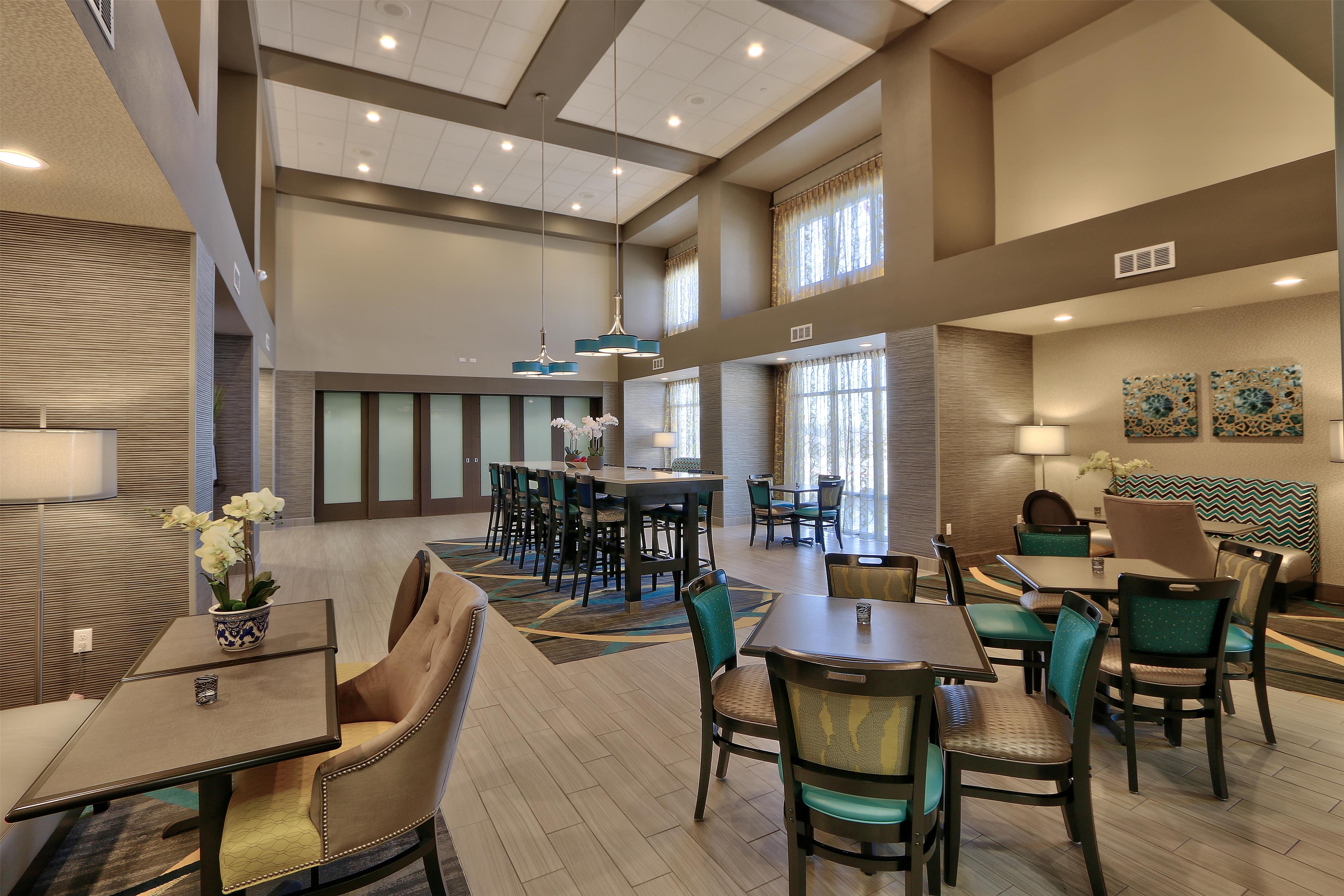 Restaurant | Hampton Inn & Suites Albuquerque Airport