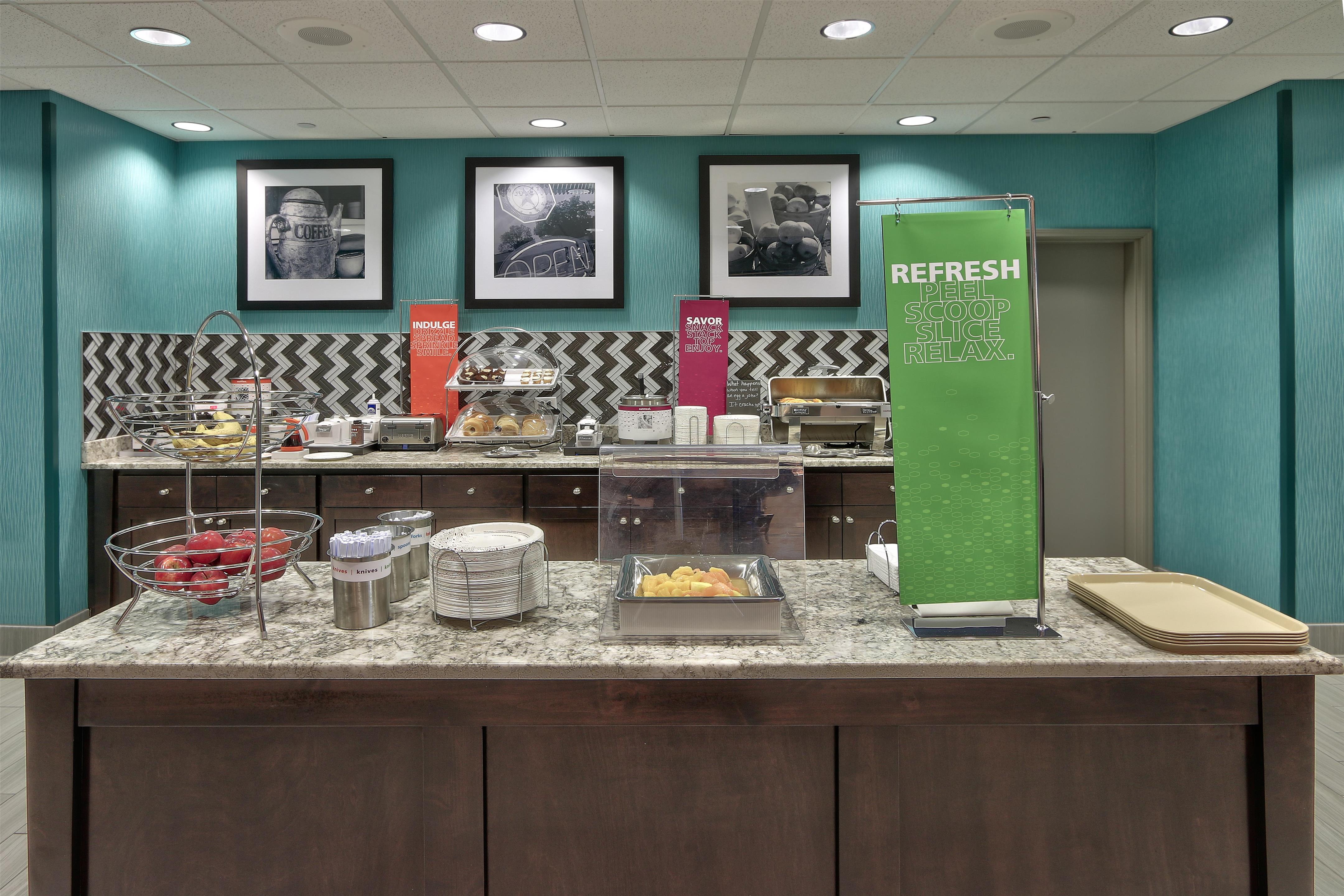 Restaurant | Hampton Inn & Suites Albuquerque Airport