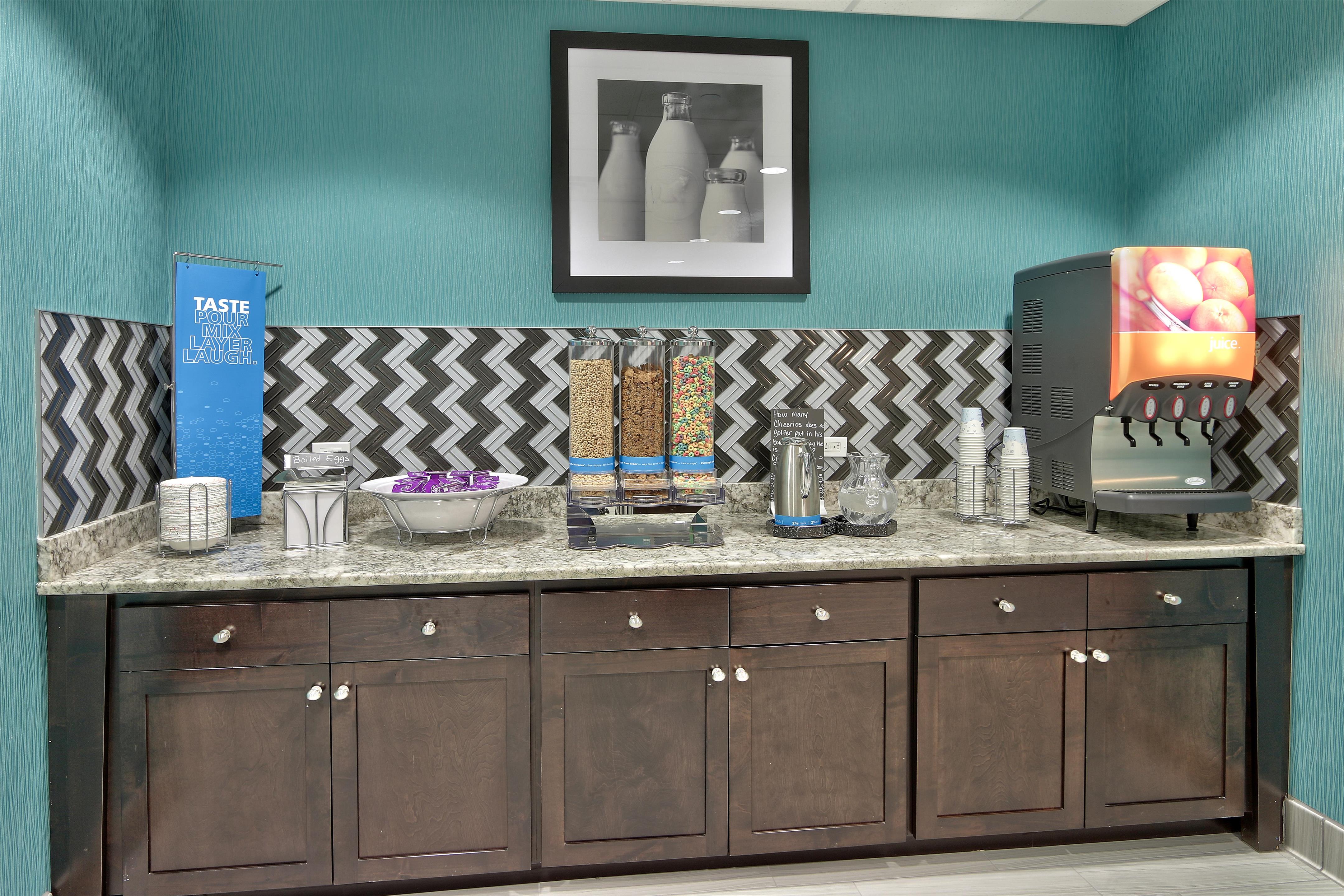 Restaurant | Hampton Inn & Suites Albuquerque Airport