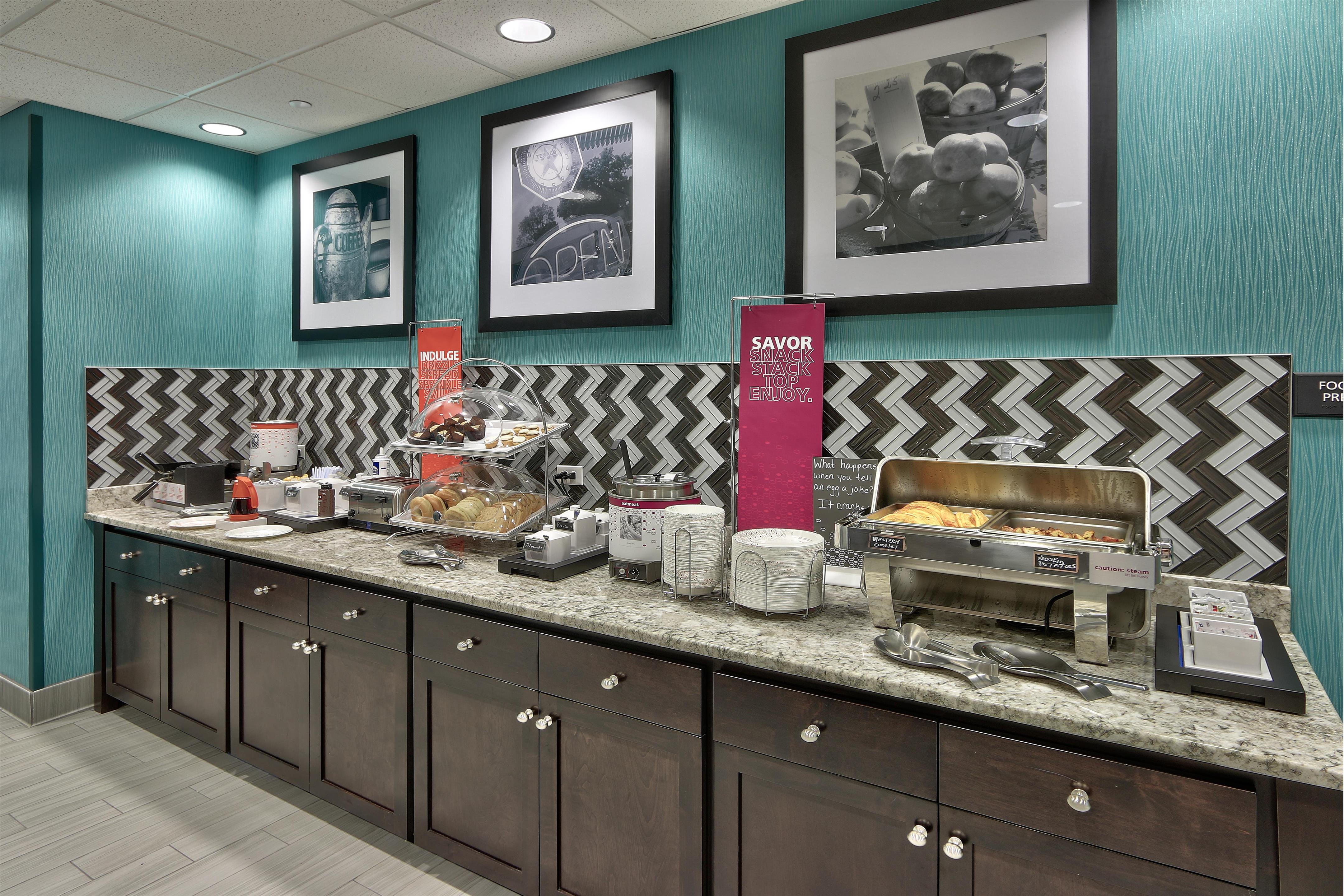 Restaurant | Hampton Inn & Suites Albuquerque Airport