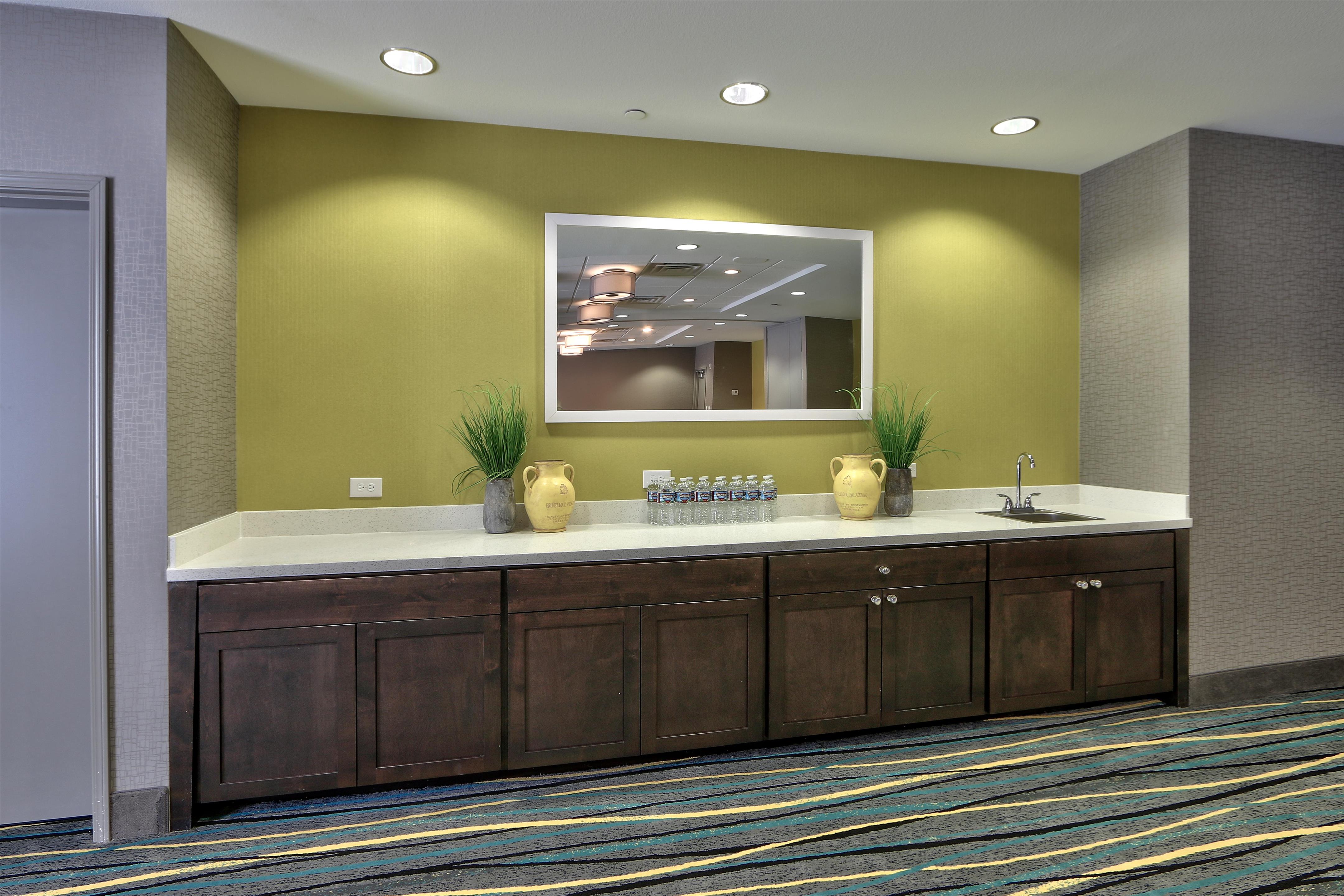 Meeting Room | Hampton Inn & Suites Albuquerque Airport