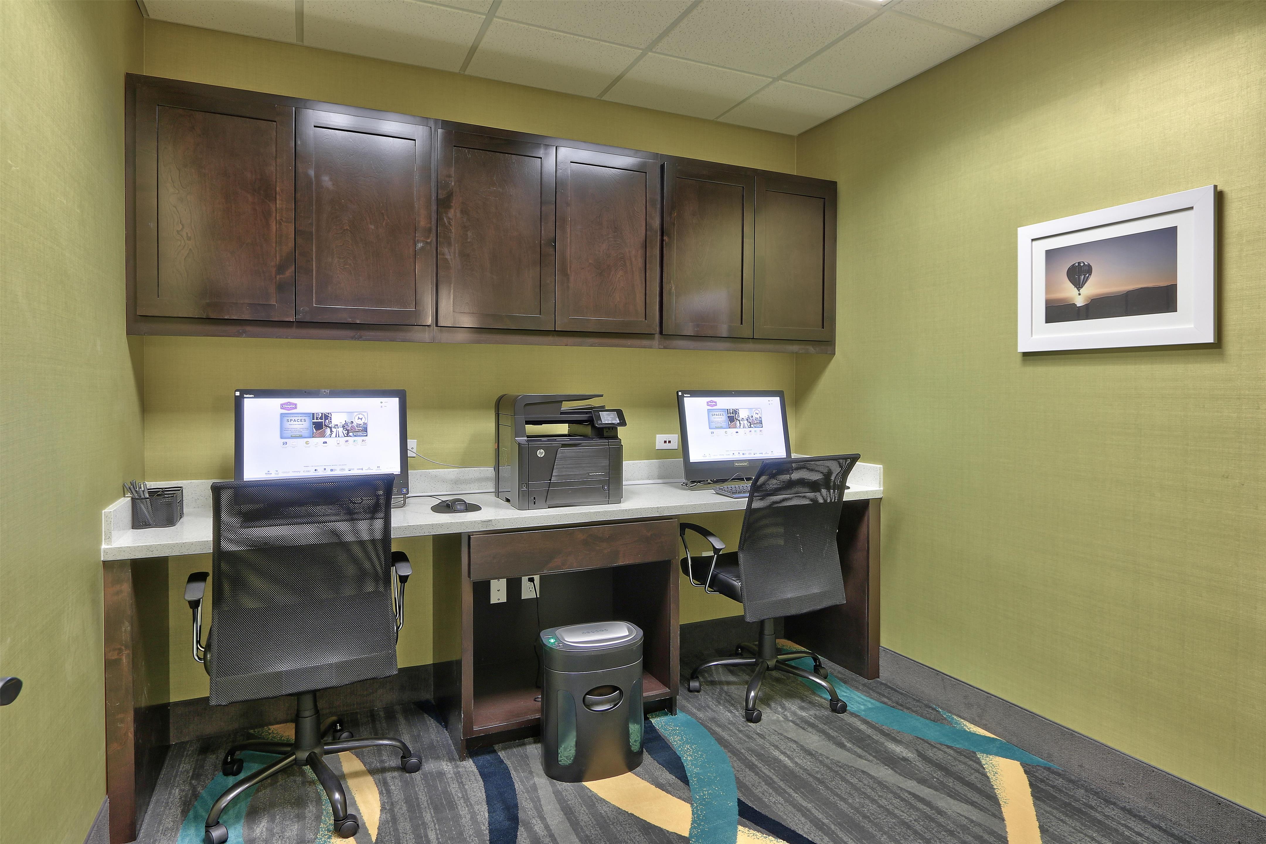 Business Center | Hampton Inn & Suites Albuquerque Airport