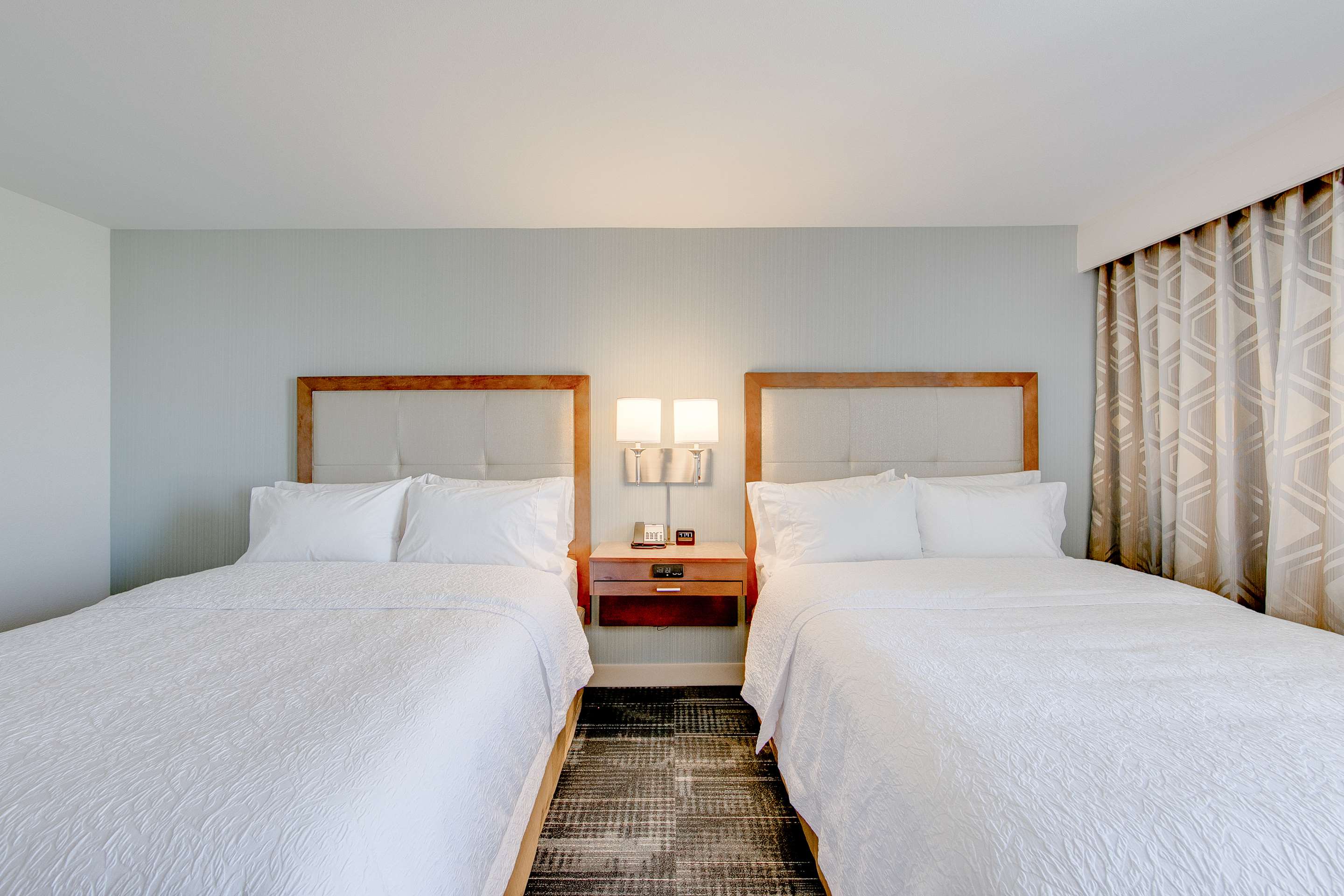 Guest room bath