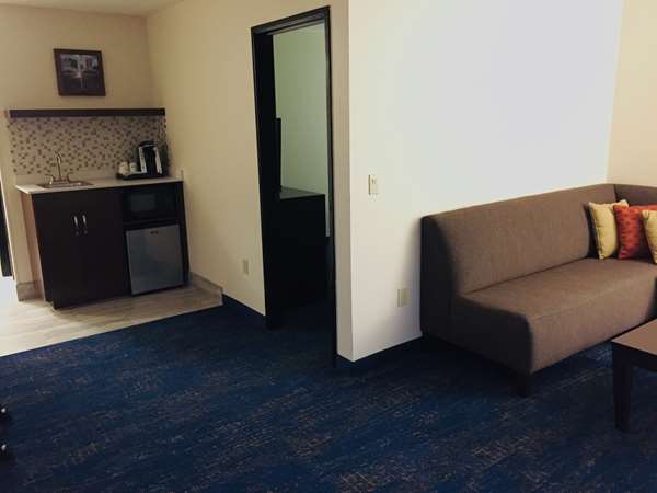 Suite - Best Western Plus Portland Airport Hotel & Suites - I-205, Exit 24