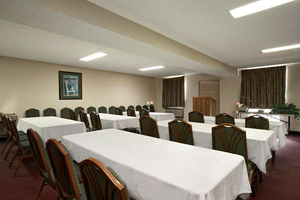  - Days Inn Huntington - I-64, Exit 15
