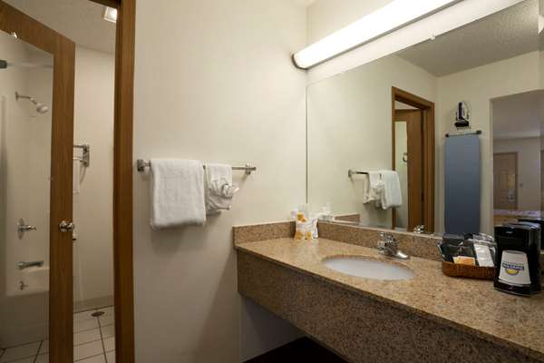  - Days Inn Huntington - I-64, Exit 15