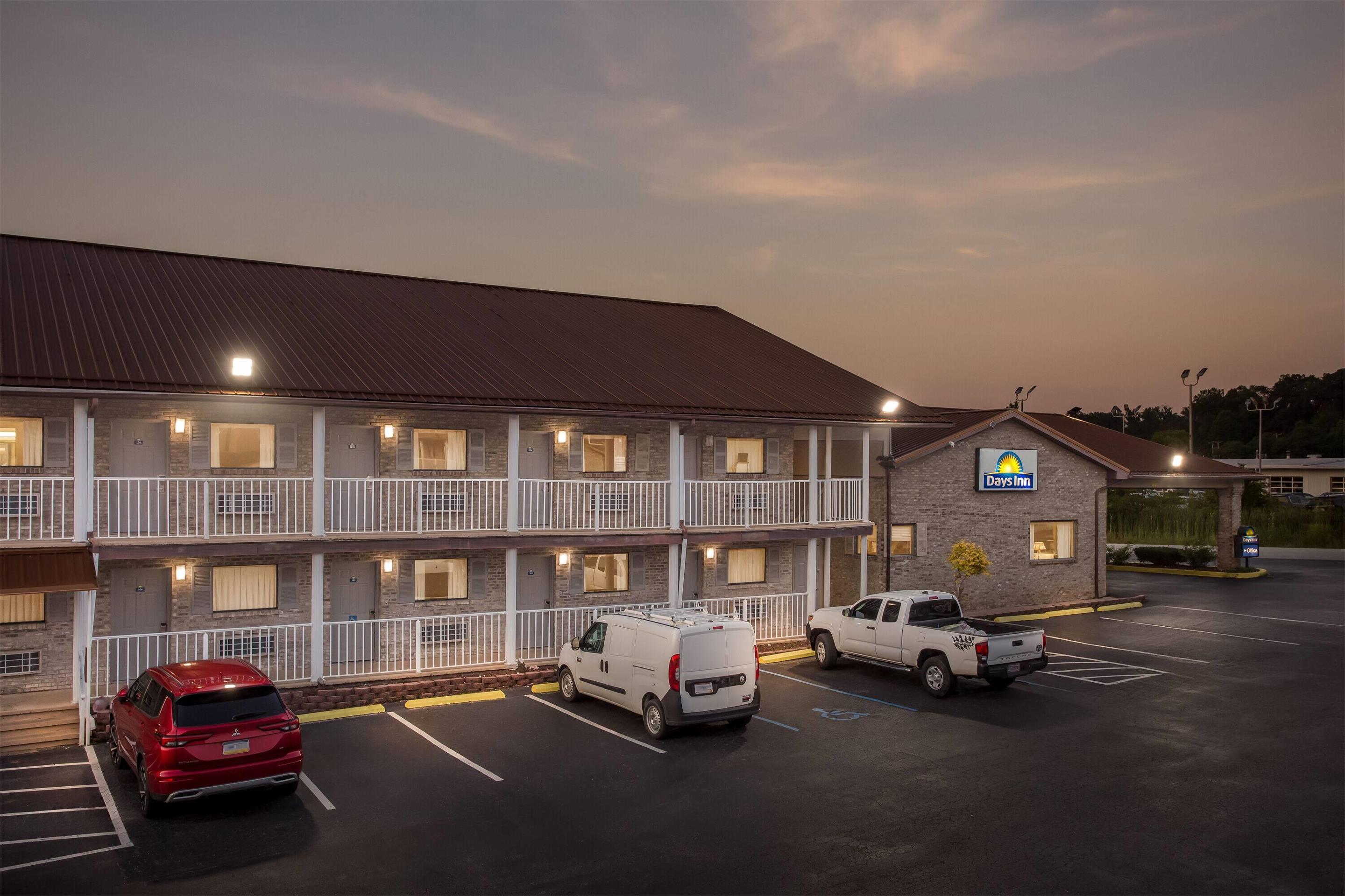 Exterior | Days Inn by Wyndham Huntington